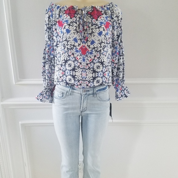 Wayf Tops - Floral blouse